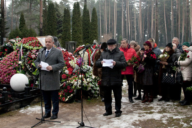 yankovski memorial opening01